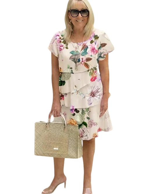 Robe élégante à fleurs pour le printemps