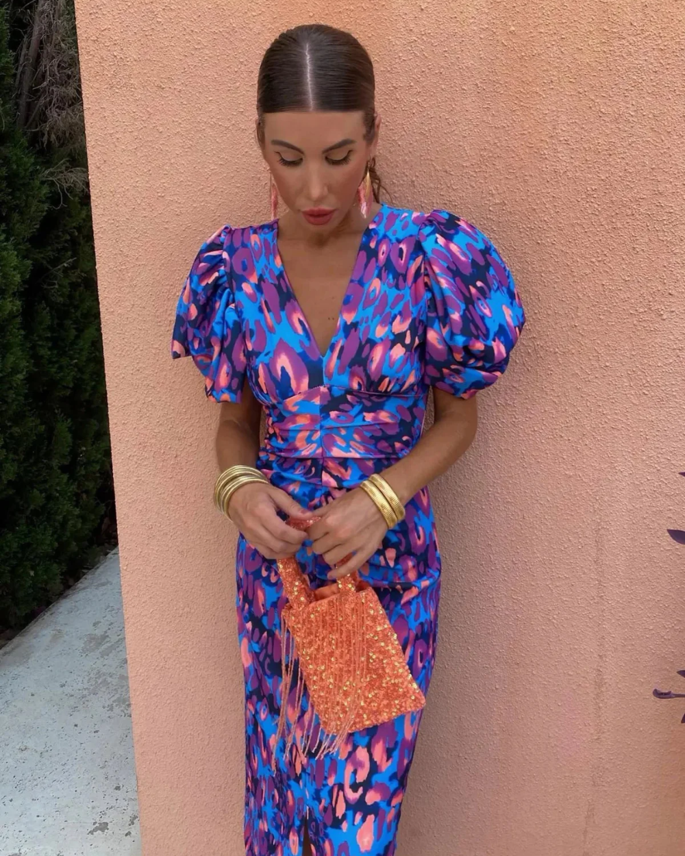 Robe colorée à manches plissées
