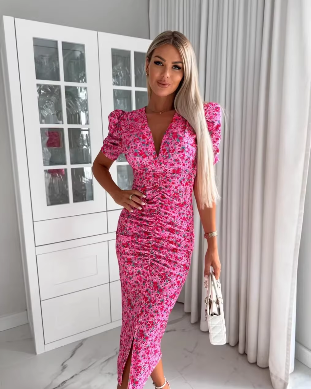 Élégante robe longue à décolleté en V