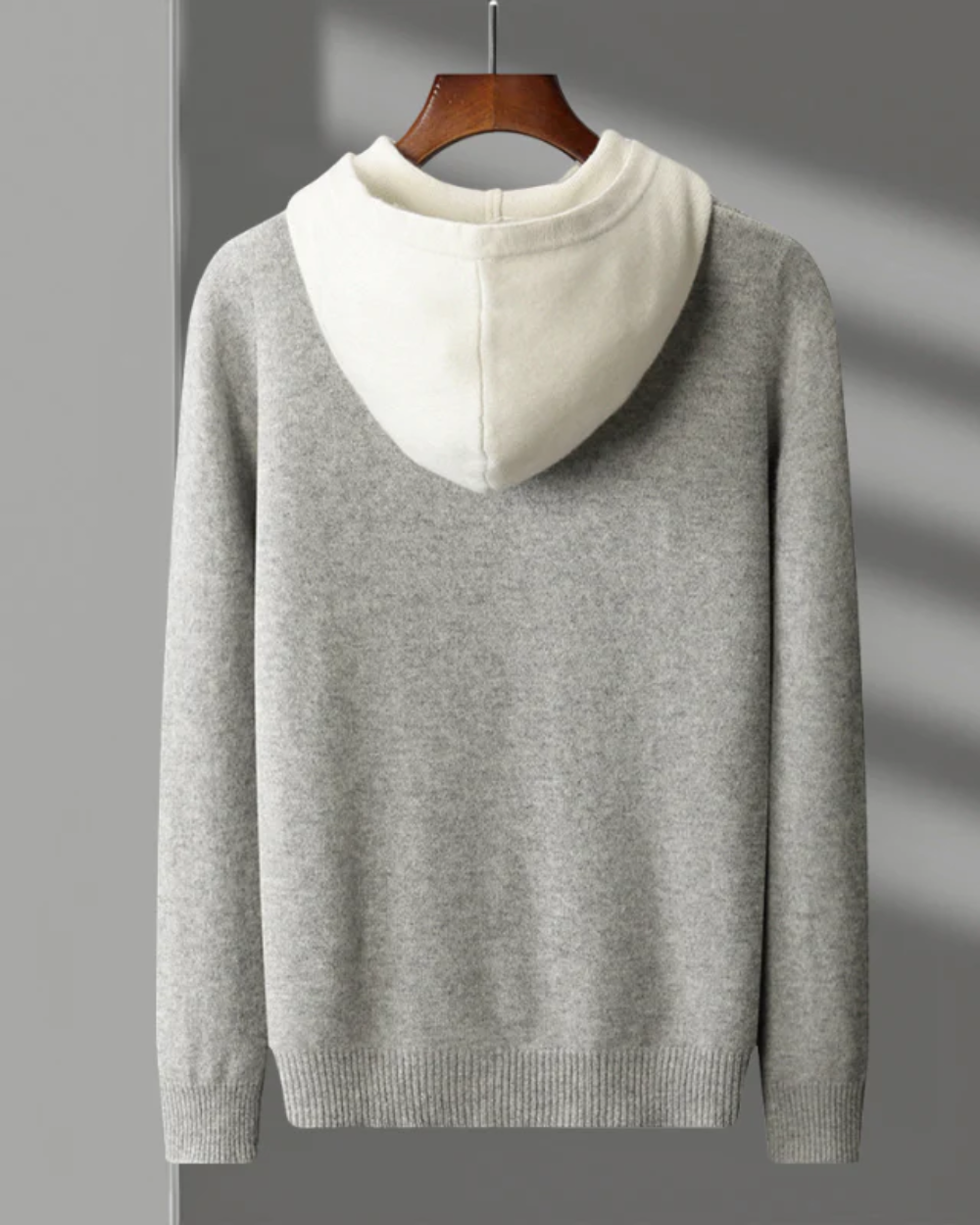 Pull à capuche en laine mérinos Nova