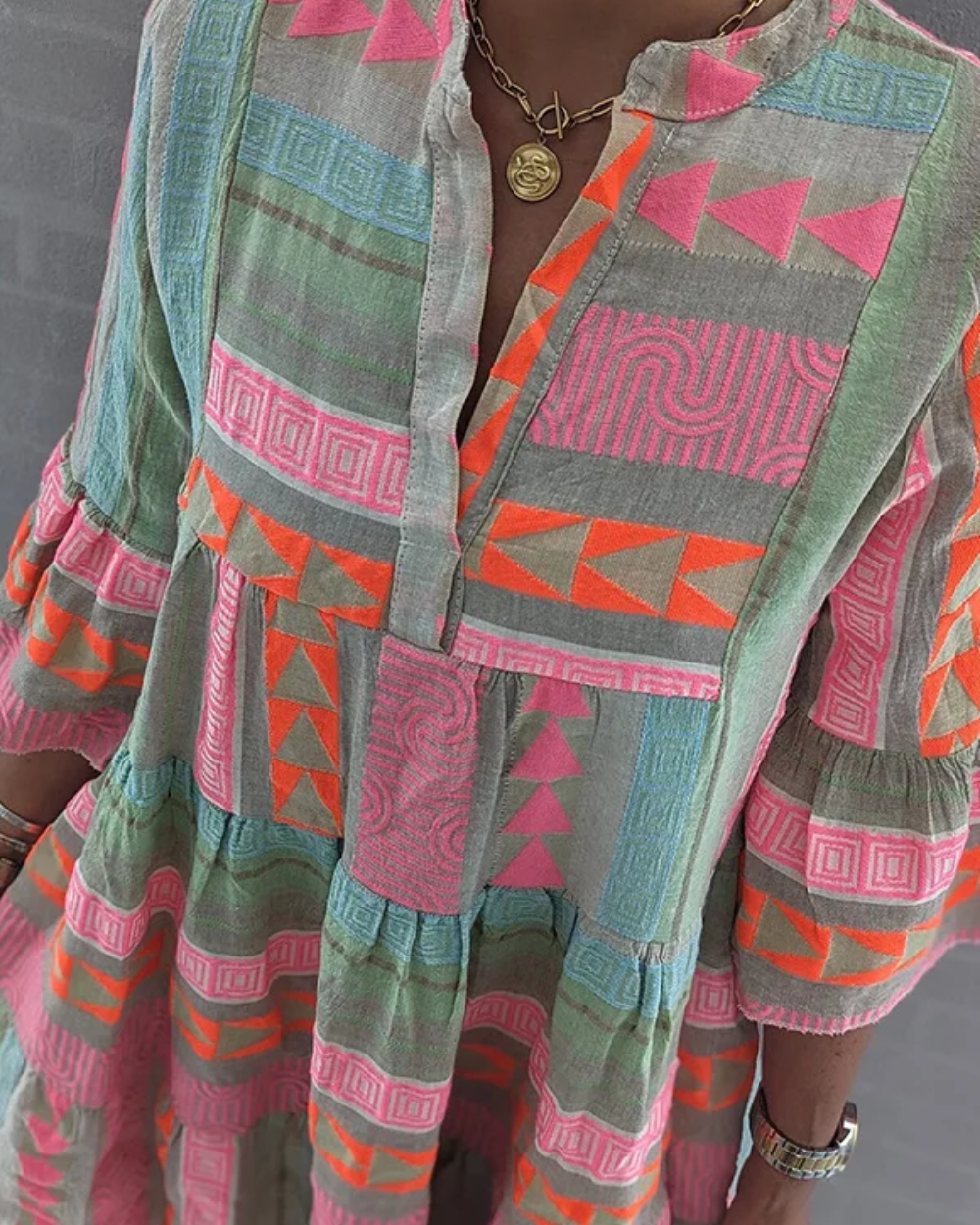Robe élégante et colorée pour femme