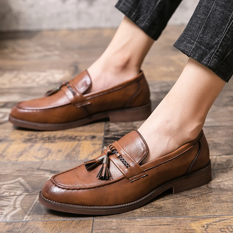 Mocassins à glands en cuir