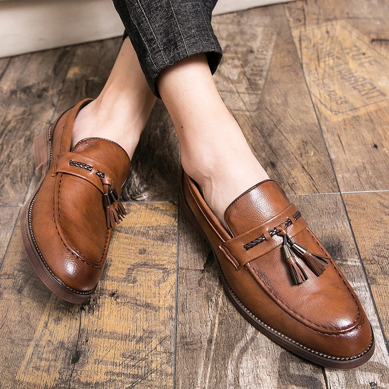 Mocassins à glands en cuir