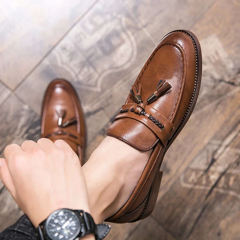 Mocassins à glands en cuir