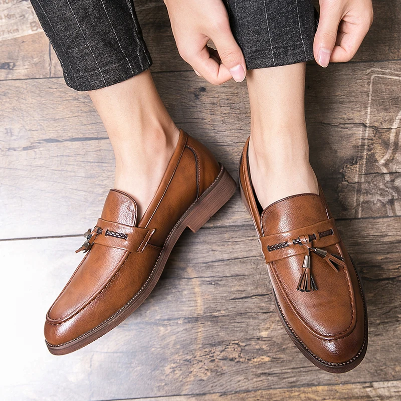 Mocassins à glands en cuir