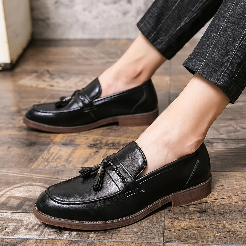 Mocassins à glands en cuir