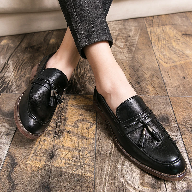 Mocassins à glands en cuir