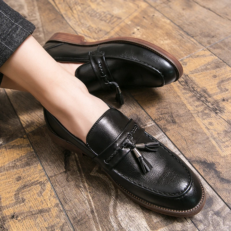 Mocassins à glands en cuir