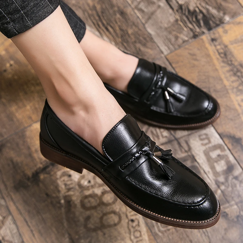 Mocassins à glands en cuir
