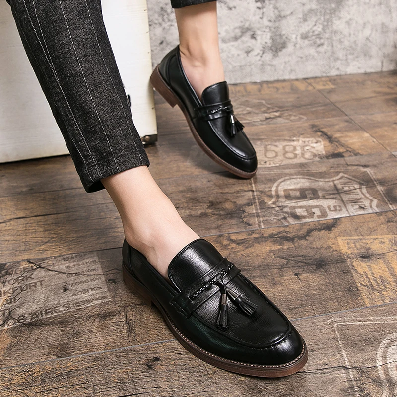 Mocassins à glands en cuir