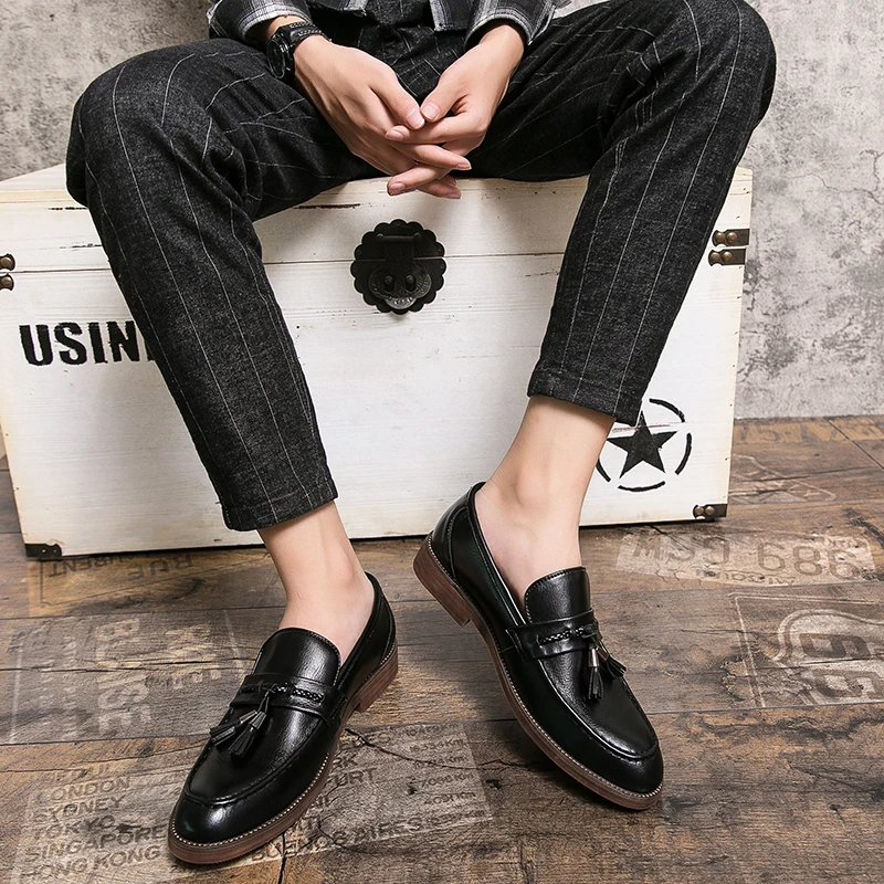 Mocassins à glands en cuir