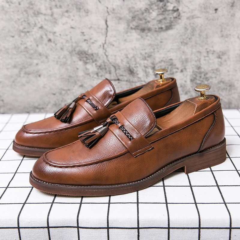Mocassins à glands en cuir