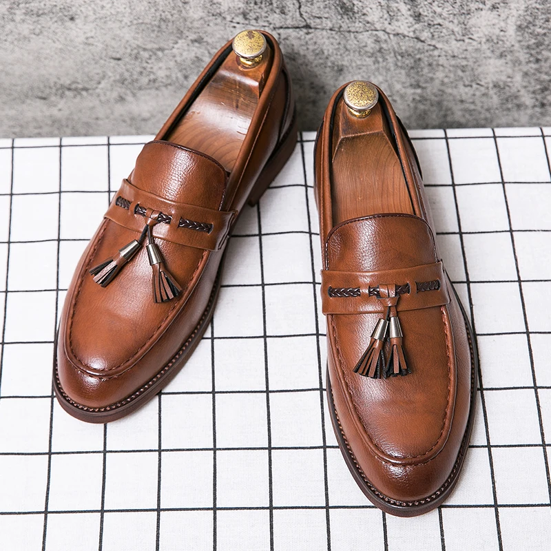 Mocassins à glands en cuir