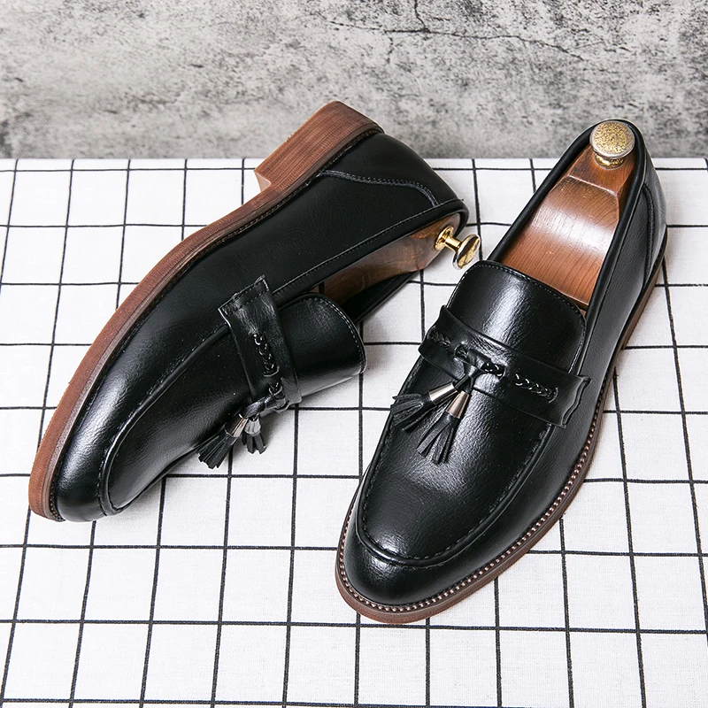 Mocassins à glands en cuir