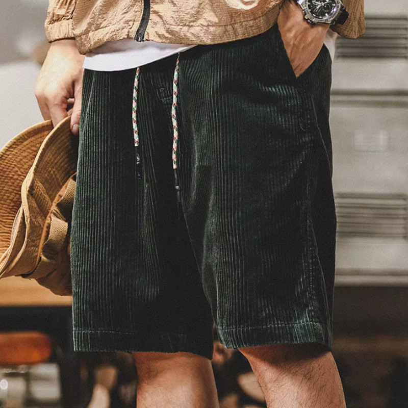 Short élégant en velours côtelé