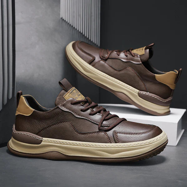 Chaussures en cuir à semelle haute