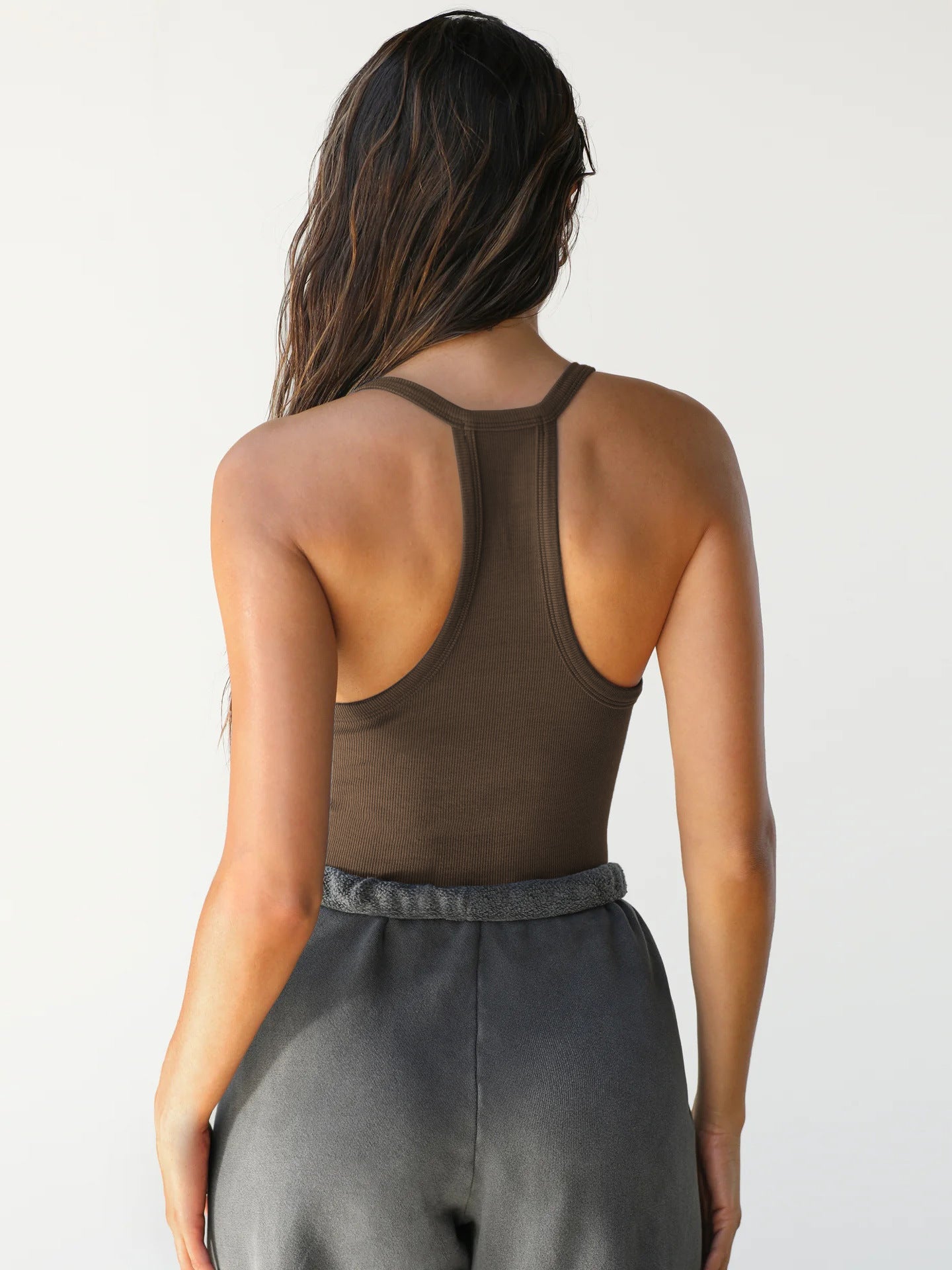 Top sans manches avec décolleté en V profond