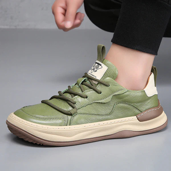 Chaussures en cuir à semelle haute
