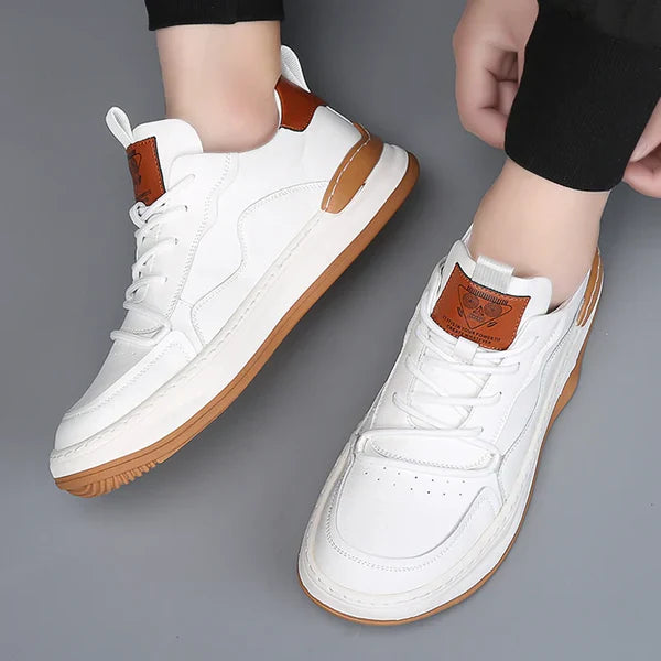 Chaussures en cuir à semelle haute