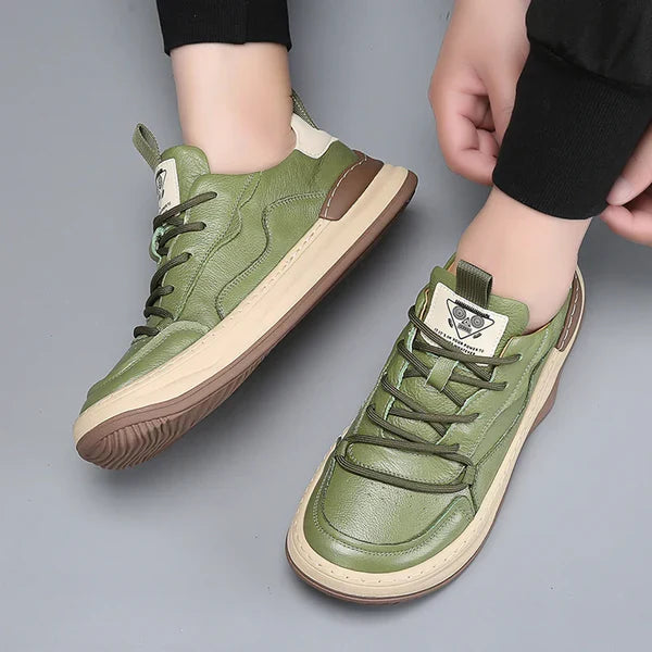 Chaussures en cuir à semelle haute
