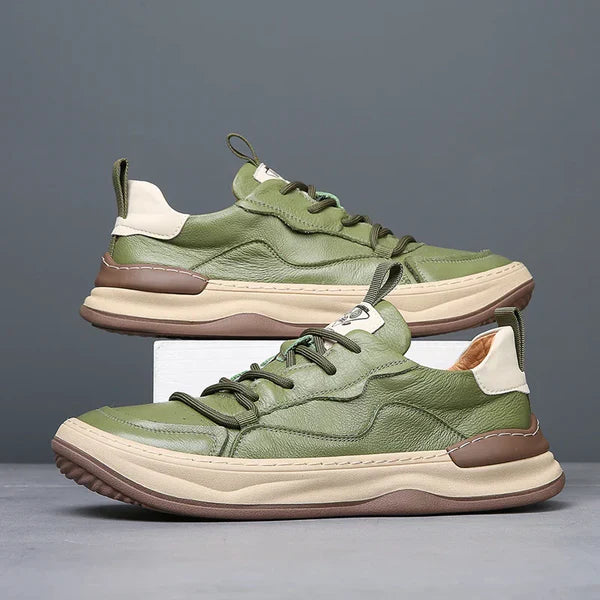 Chaussures en cuir à semelle haute