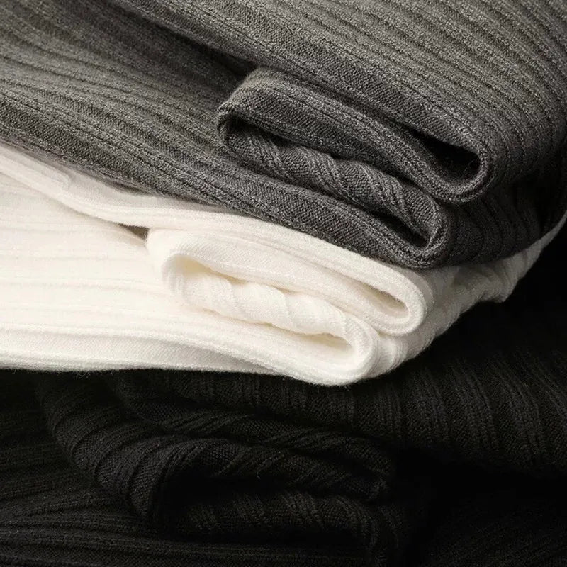 Élégant pull zippé à rayures