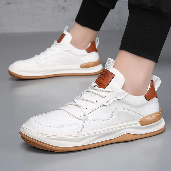 Chaussures en cuir à semelle haute