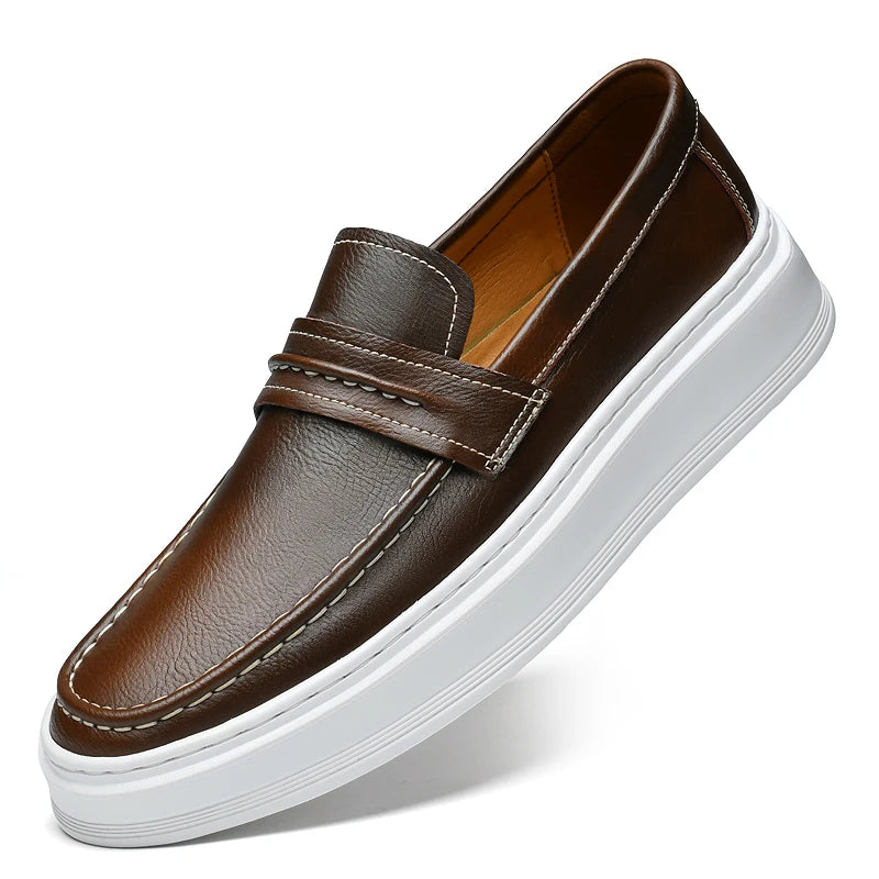 Chaussures de bateau en cuir à enfiler