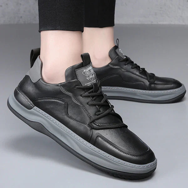 Chaussures en cuir à semelle haute