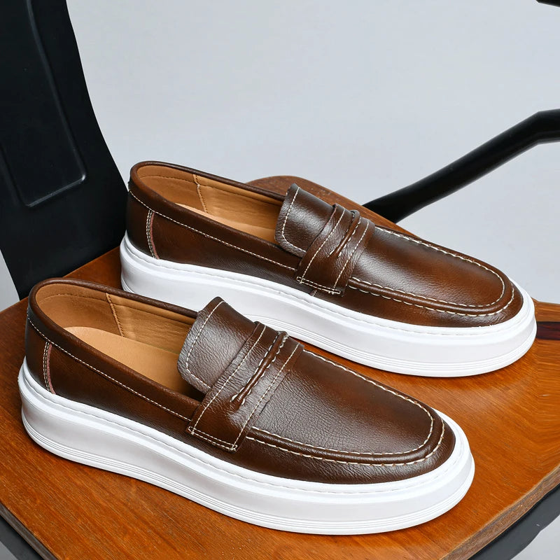 Chaussures de bateau en cuir à enfiler