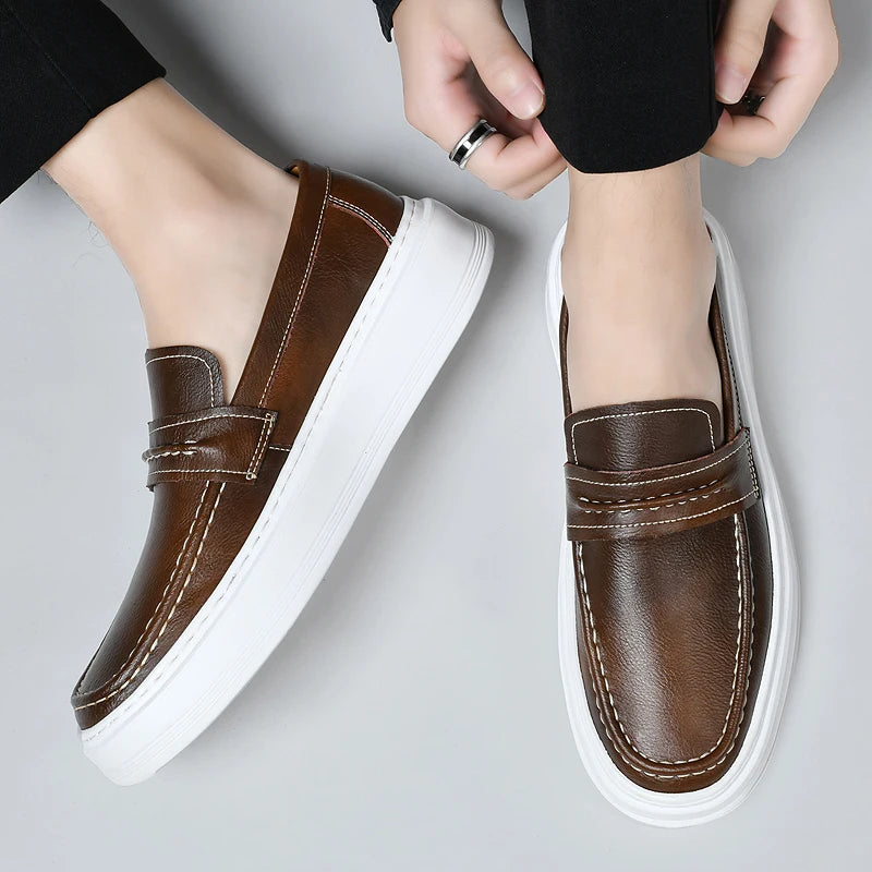 Chaussures de bateau en cuir à enfiler