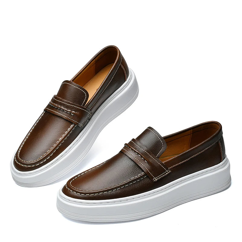Chaussures de bateau en cuir à enfiler