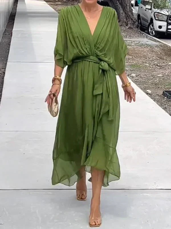 Robe en mousseline de soie avec décolleté en V