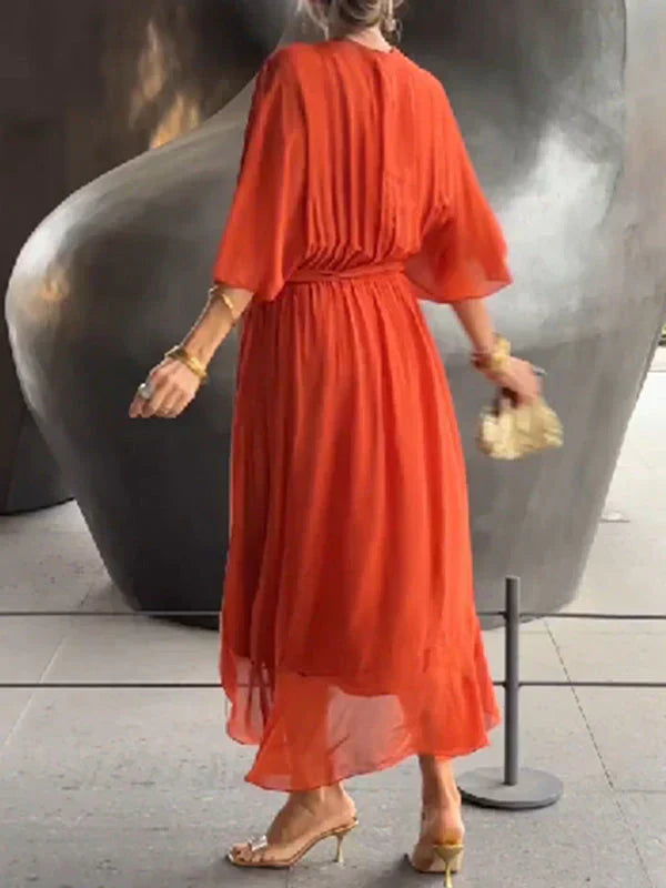 Robe en mousseline de soie avec décolleté en V