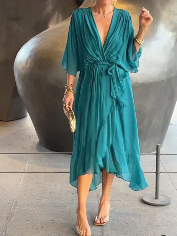 Robe en mousseline de soie avec décolleté en V